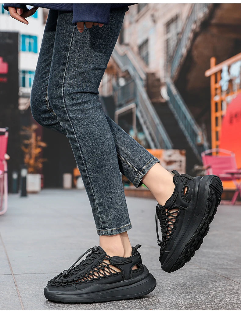 Men's Summer Fashionable Outdoor Sandals Wading Shoes Men's and Women's Beach Shoes These Sandals Are Perfect for The Beach