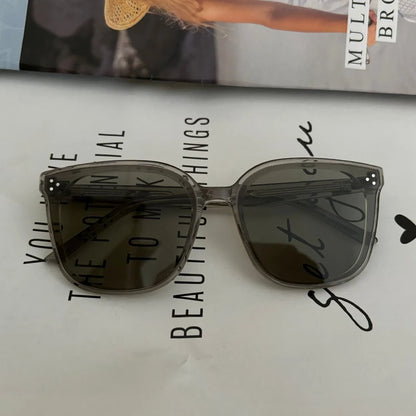 Women's UV Protection Driving Sunglasses — Fashionable Round Frame