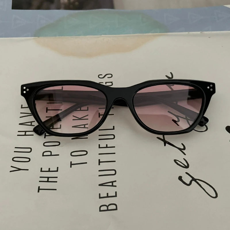 Women's UV Protection Driving Sunglasses — Fashionable Round Frame
