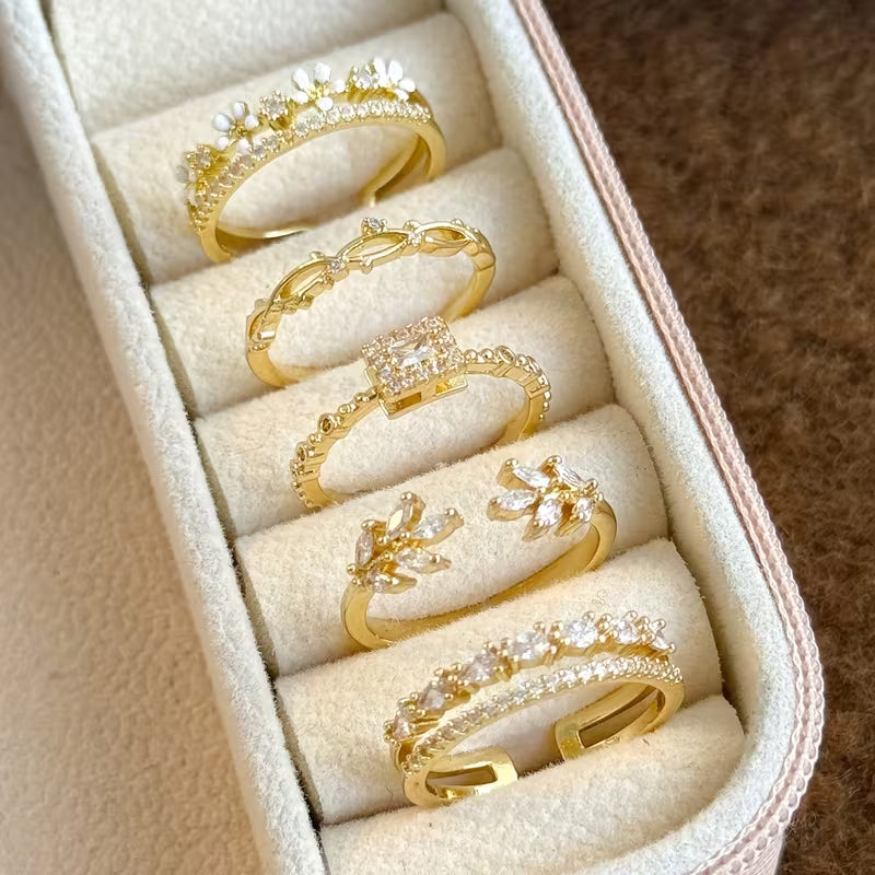 Ensemble de 5 Bagues Élégantes Fleurs et Géométrie – Cuivre et Zircone
